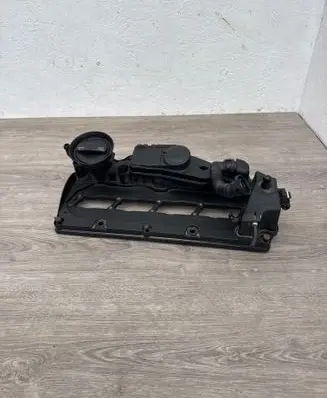 Volkswagen Golf VI Rocker cam cover 03L103469