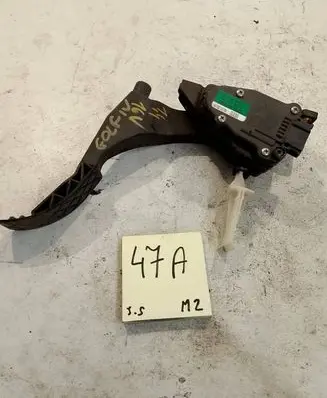 Volkswagen Golf IV Accelerator throttle pedal 1J1721503J