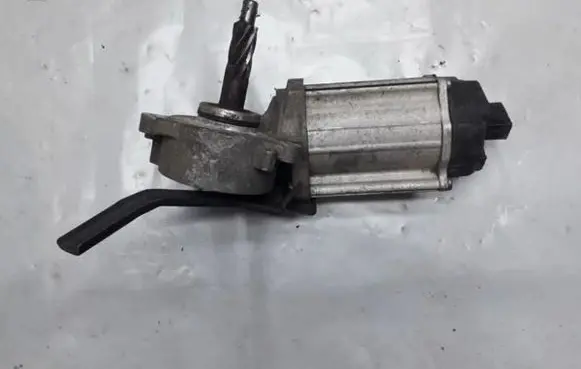 Opel Astra J Power steering pump 7805501561