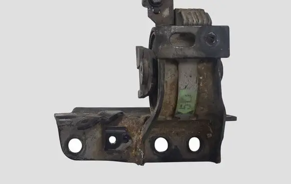 Toyota Avensis T250 Engine mount bracket