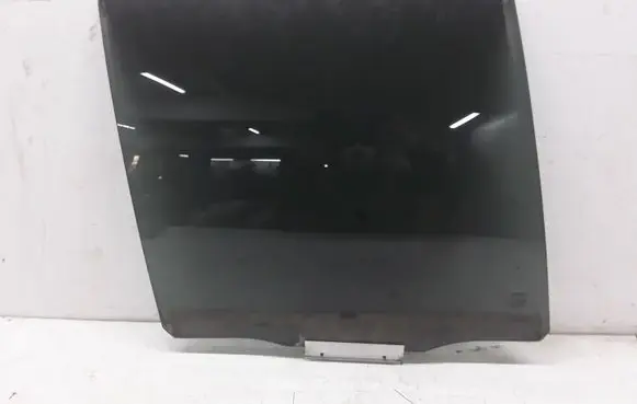 Volvo XC90 Rear door window glass