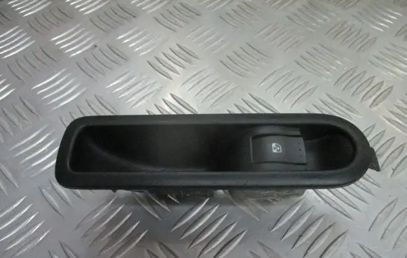 Renault Megane II Electric window control switch