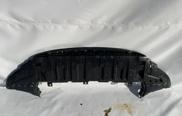 Front bumper skid plate/under tray