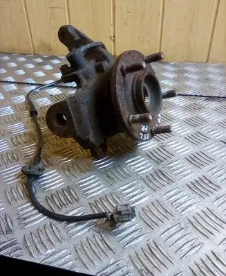 Nissan Almera Tino Front wheel bearing hub 