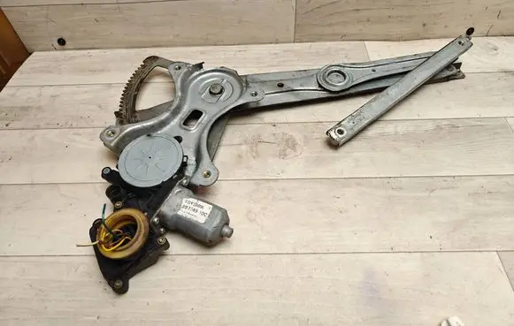 Toyota Corolla Verso E121 Rear door window regulator with motor 997249100