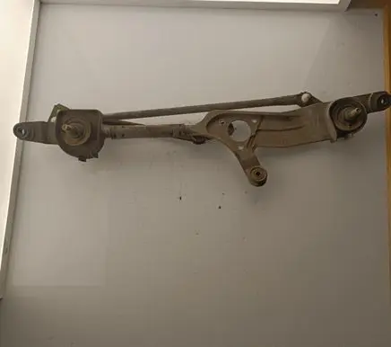 Opel Insignia A Front wiper linkage and motor