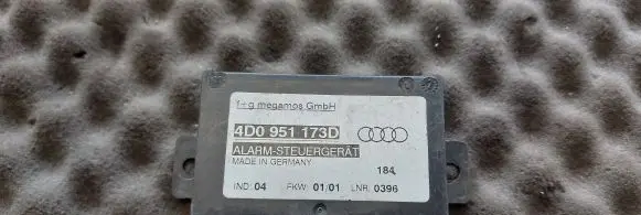 Audi A4 S4 B5 8D Alarm control unit/module 4D0951173D