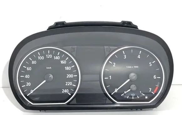 Speedometer (instrument cluster)