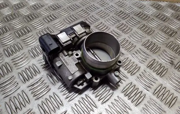 Volkswagen Eos Throttle valve 03C133062D