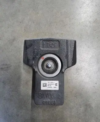 BMW 4 F32 F33 Rear differential mounting bracket 6856504