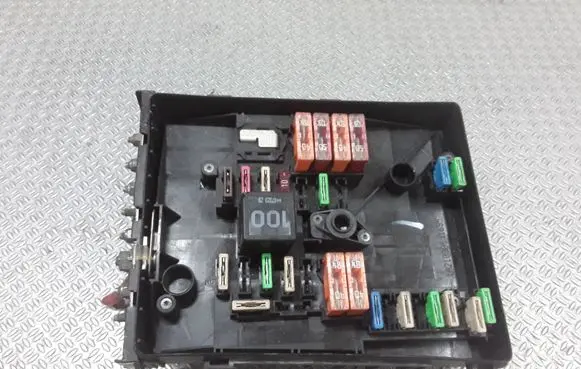 Seat Toledo III (5P) Fuse module 1K0937125