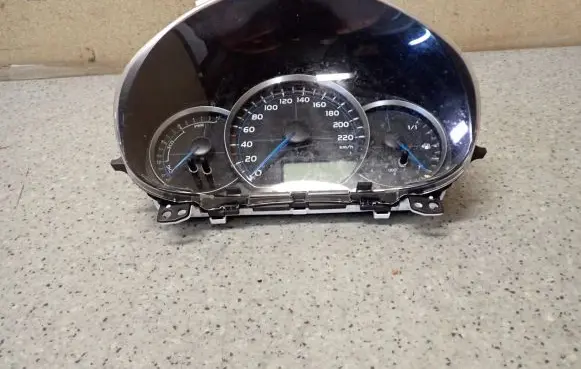 Toyota Yaris Speedometer (instrument cluster)