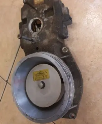 Audi 80 90 B3 Fuel distributor 0438121011 026133353
