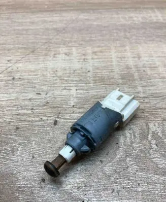 Renault Kangoo II Brake pedal sensor switch 8200168238B