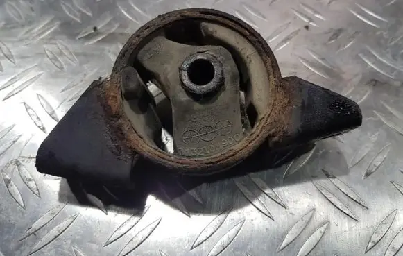Engine mount bracket