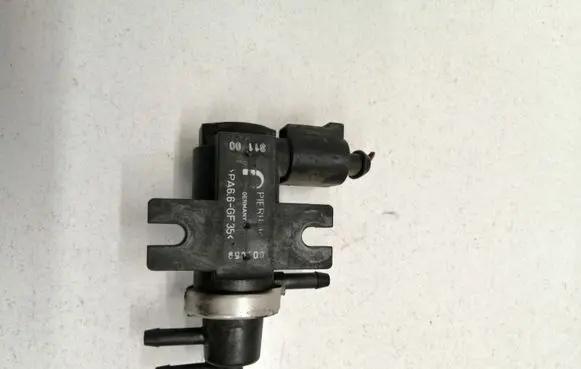 Volkswagen Bora Turbo solenoid valve 1J0906627