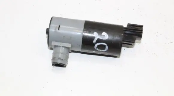 Volvo V40 Windscreen/windshield washer pump 1019873