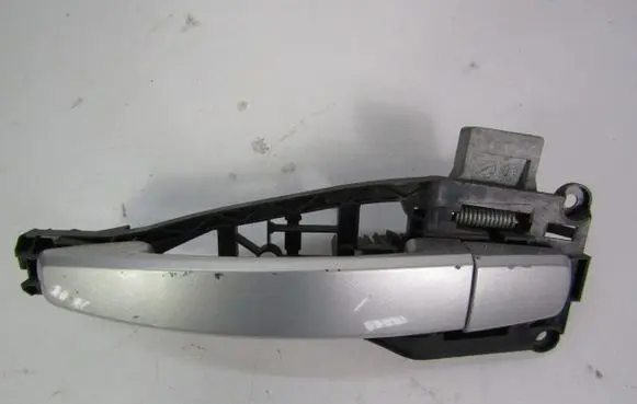 Opel Zafira B Rear door exterior handle 