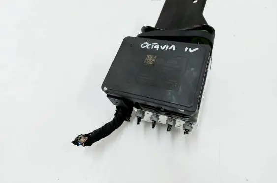 Skoda Octavia Mk4 ABS Pump 5WA614517BM