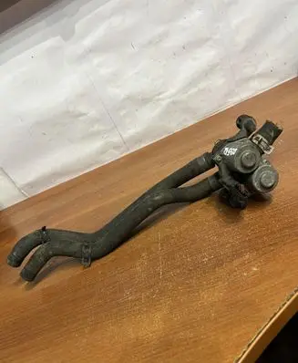 Mercedes-Benz E W210 Coolant heater control valve 0235451628 D3512
