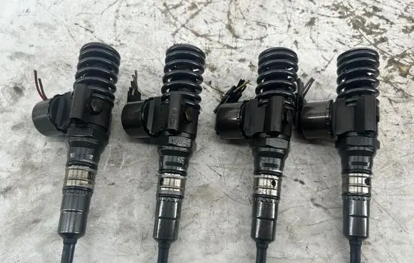 Skoda Superb B6 (3T) Fuel injectors set 0414720404 03G130073G