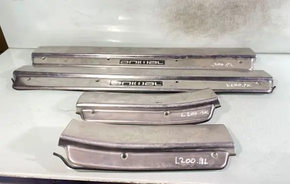 Mitsubishi L200 sill trim set (inner) 
