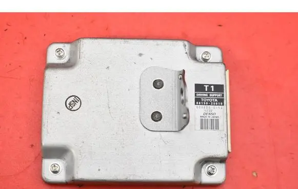 Toyota Avensis Verso Engine control unit/module ECU 88150-20010