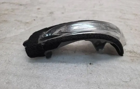 Toyota Land Cruiser J250 Mirror indicator light 8173060120 SAEE207