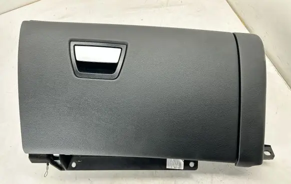 Maserati Ghibli Glove box set 670010941 670016878