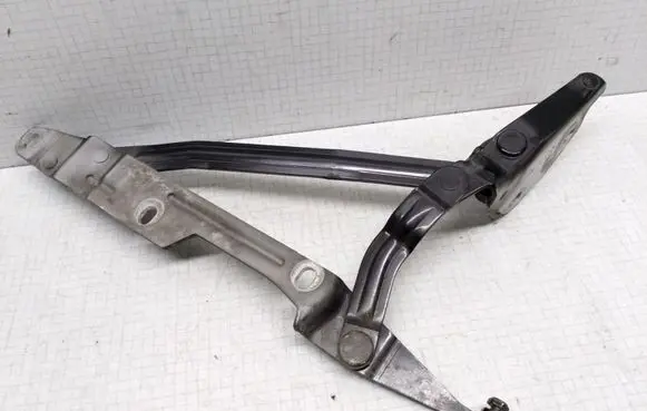 Audi A6 S6 C4 4A Tailgate/trunk/boot hinge 4A5827499A
