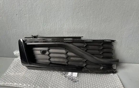 Skoda Kodiaq Front bumper lower grill 565807367B 8118215