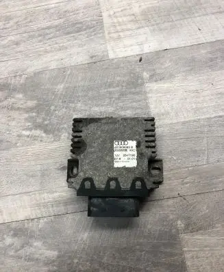 Audi A8 S8 D3 4E Fuel injection pump control unit/module 4E0906093B 3547190
