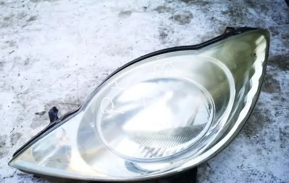 Peugeot 107 Headlight/headlamp 811500h030 81150-0h030