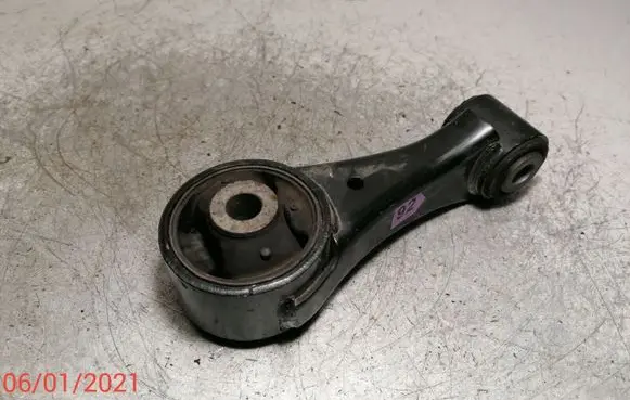 Toyota Yaris Engine mount bracket