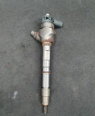 Audi A4 S4 B9 Fuel injector 04L130277P