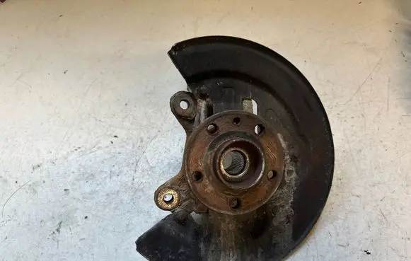 Volvo XC60 Front wheel hub spindle knuckle
