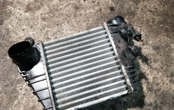 Volkswagen Golf IV Intercooler radiator 1J0145803A