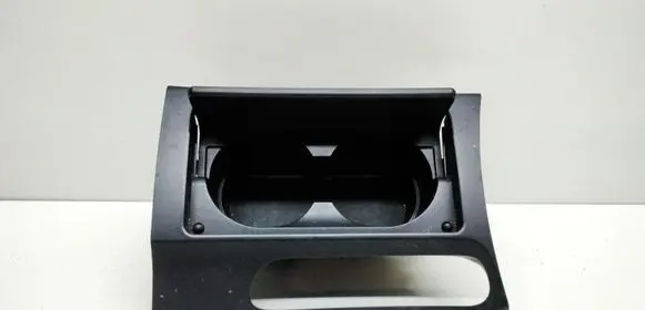 Cup holder front