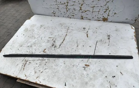 Volkswagen Golf VII Foot area side trim