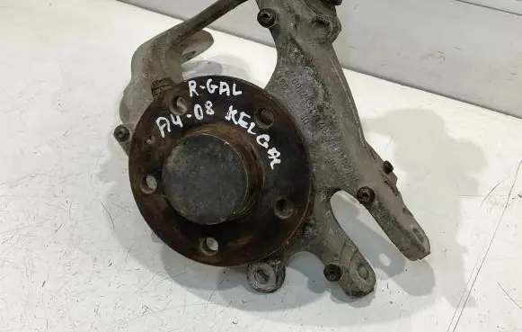 Rear wheel hub