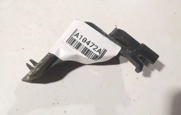Toyota Yaris Front bumper mounting bracket