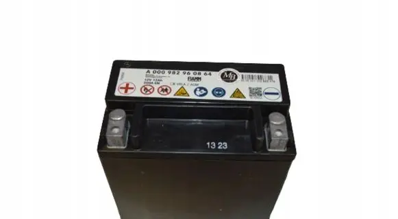 Mercedes-Benz E W212 Car battery A0009829608