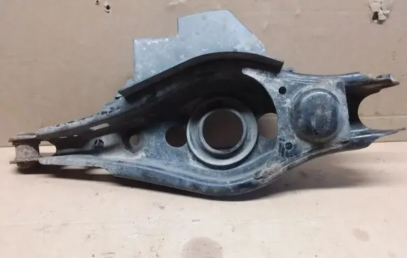 Toyota RAV 4 (XA40) Rear upper control arm/wishbone