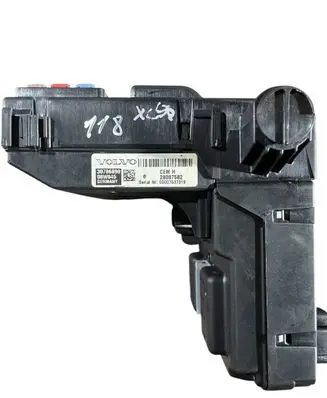 Volvo XC90 Fuse module 30786890