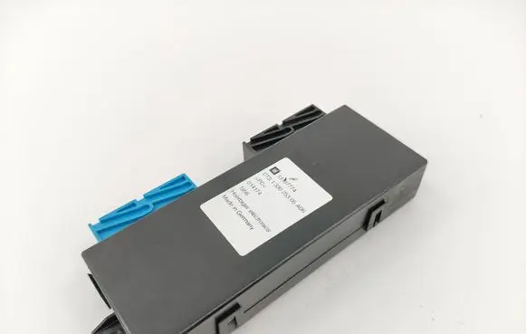 Opel Astra H Fuse module 13197774