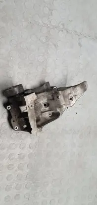 BMW X3 E83 Generator/alternator bracket 7802639
