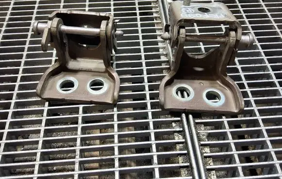 Peugeot Partner Front door hinge set 
