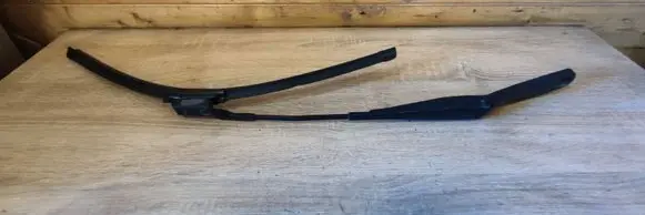 Volvo V50 Windshield/front glass wiper blade 31253996L