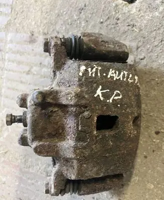 Mitsubishi Outlander Front brake caliper