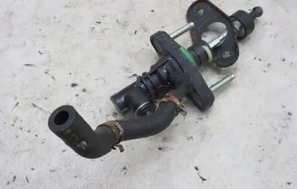 Toyota Auris E180 Clutch slave cylinder KRIS235789